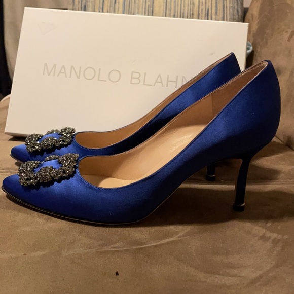 Manolo Blahnik Satin Blue 70mm - Picture 5 of 5